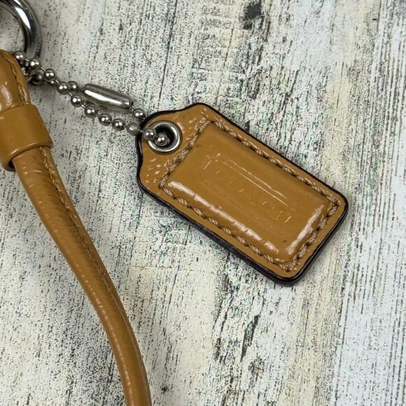 COACH Hampton Signature Buckle Khaki/Camel Canvas Patent Leather Wristlet - Picture 5 of 10